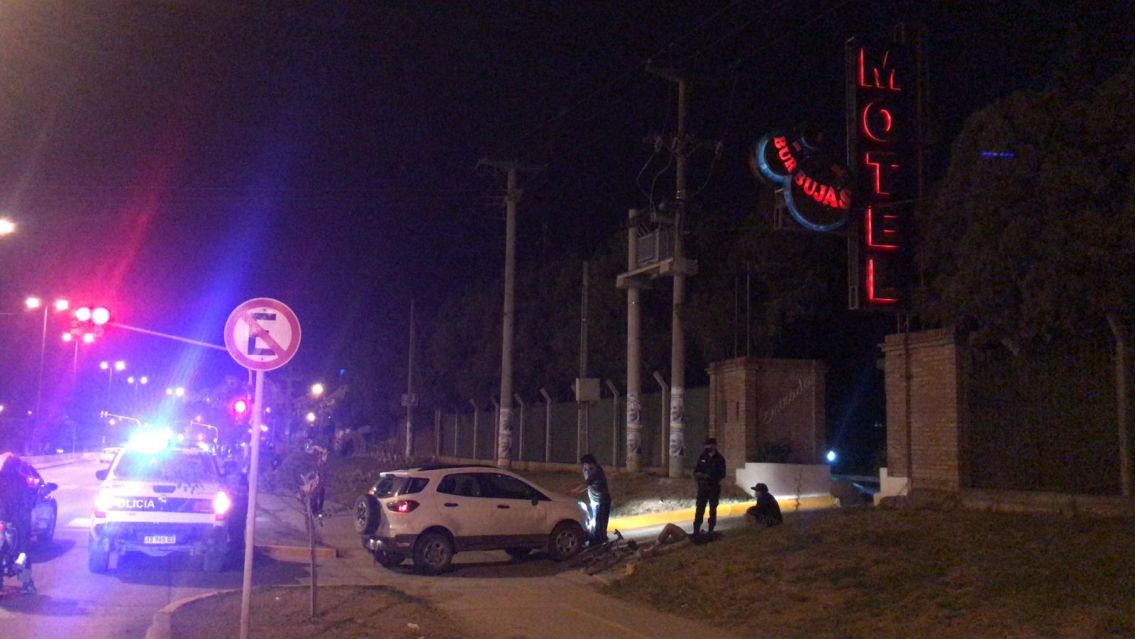 [HAY VIDEO] Norte�o estaba apurado por entrar al telo y se llev� puesto un ciclista