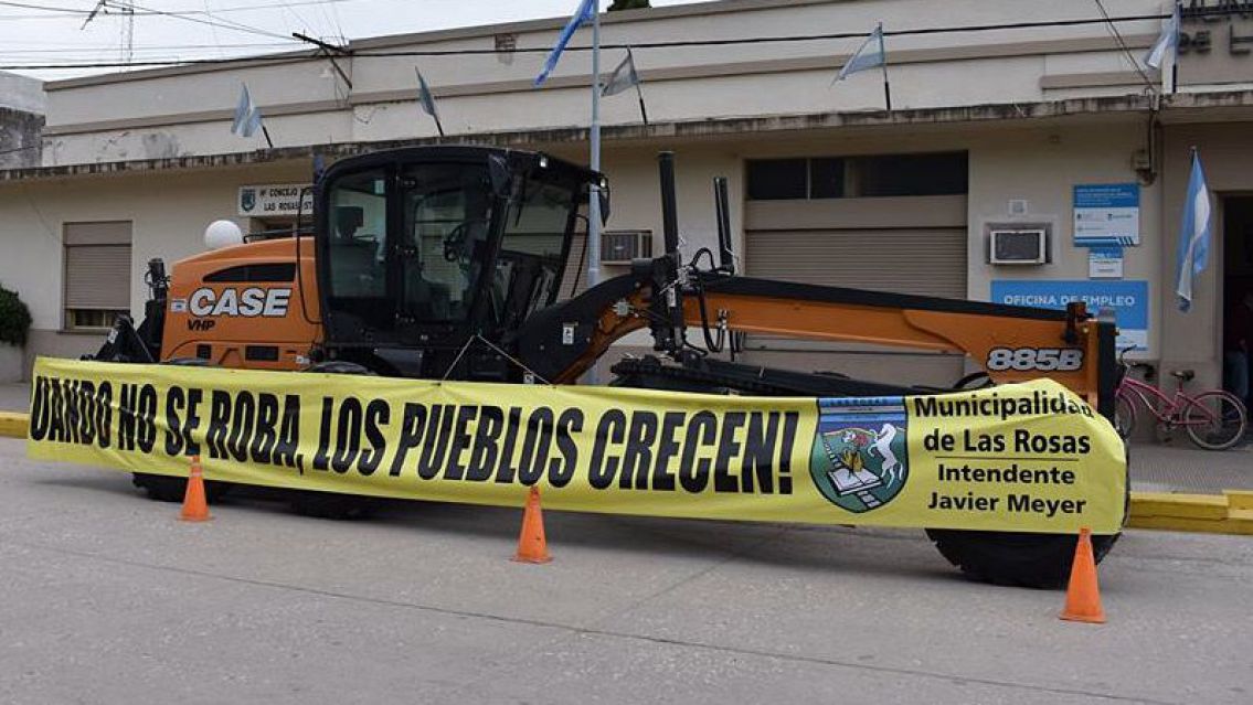 Intendente no se la perdona a nadie: "Cuando no se roba, los pueblos crecen"