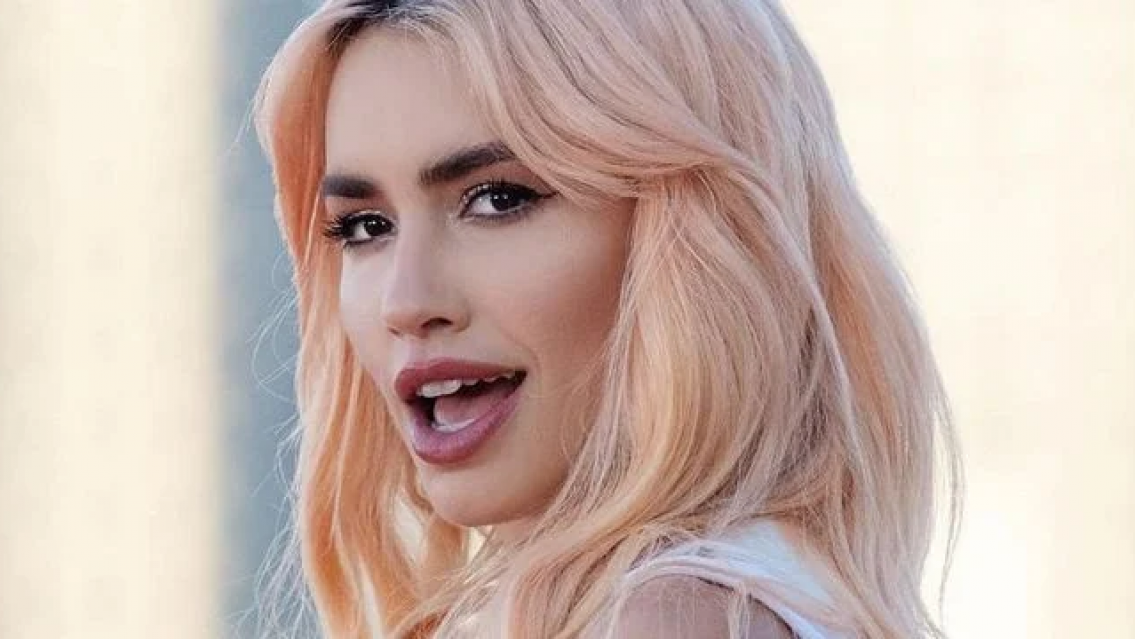 Jugado tatuaje de Lali, no hizo falta que se depile porque ahí "no tiene pelos"