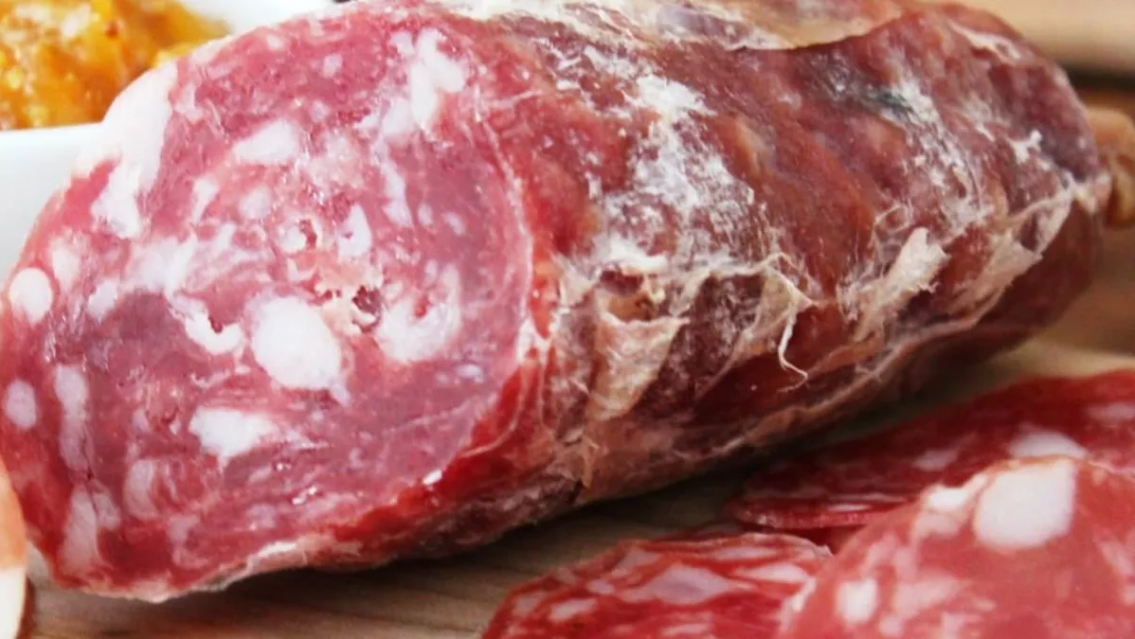 No es tu ex... Tandil presentó el salame más grande del mundo. ¡Impresionante!