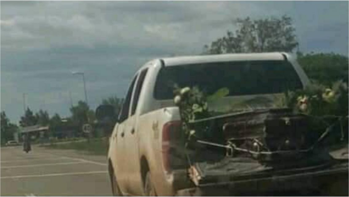 Como si fuera bolsa de papas: trasladaron f�retro en la caja de una camioneta