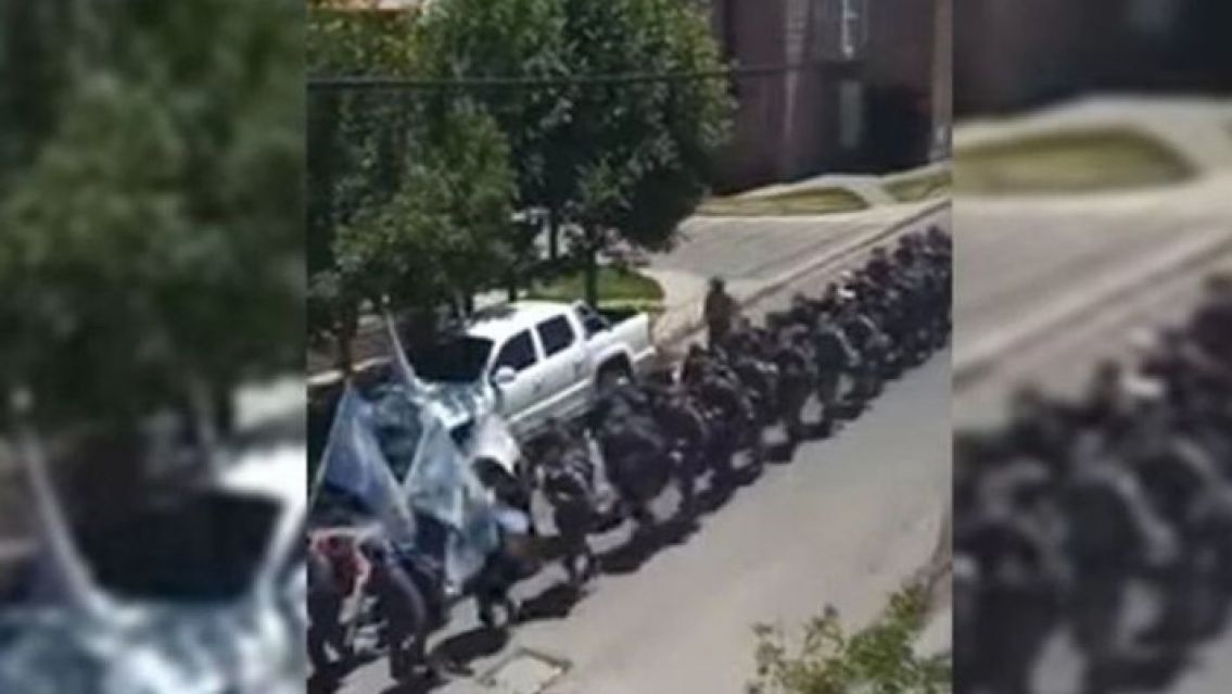 Difunden un video de policías entrenando con cánticos homofóbicos