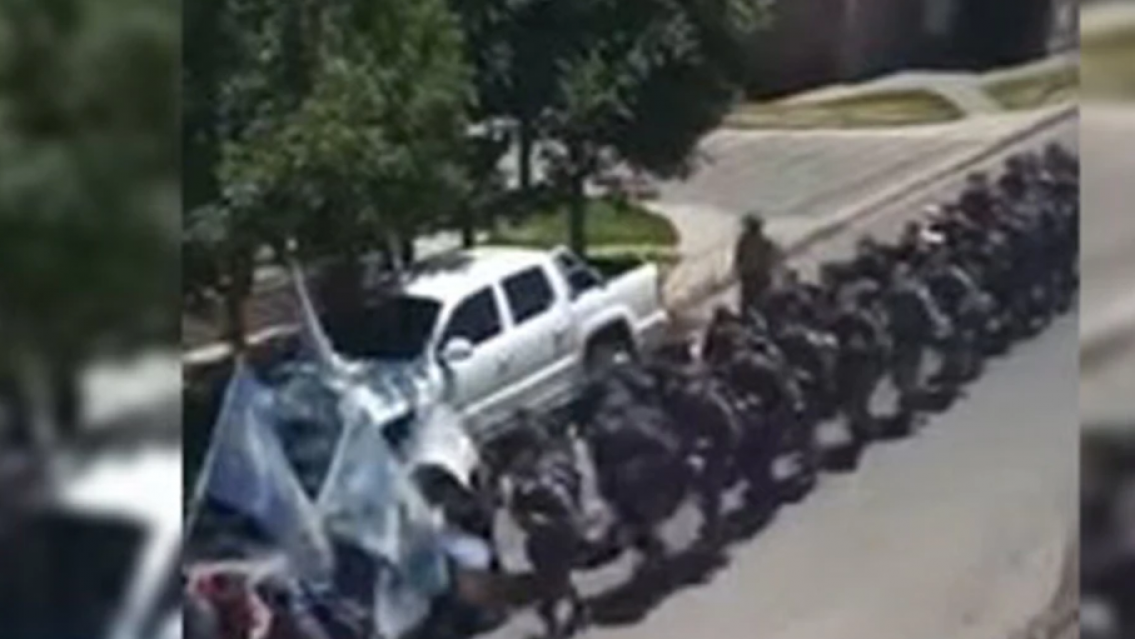 "Mariconcito", la arenga homofóbica de uniformados que marchaban por la calle