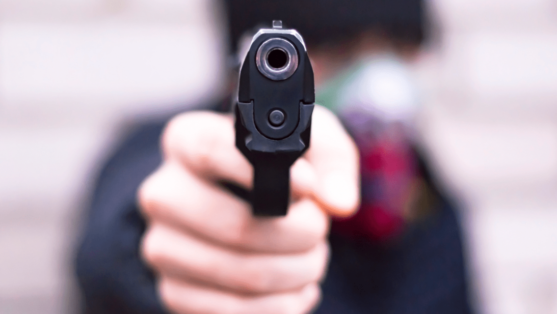 Se defendió a los tiros de una entradera: mató a un ladrón e hirió a otros dos