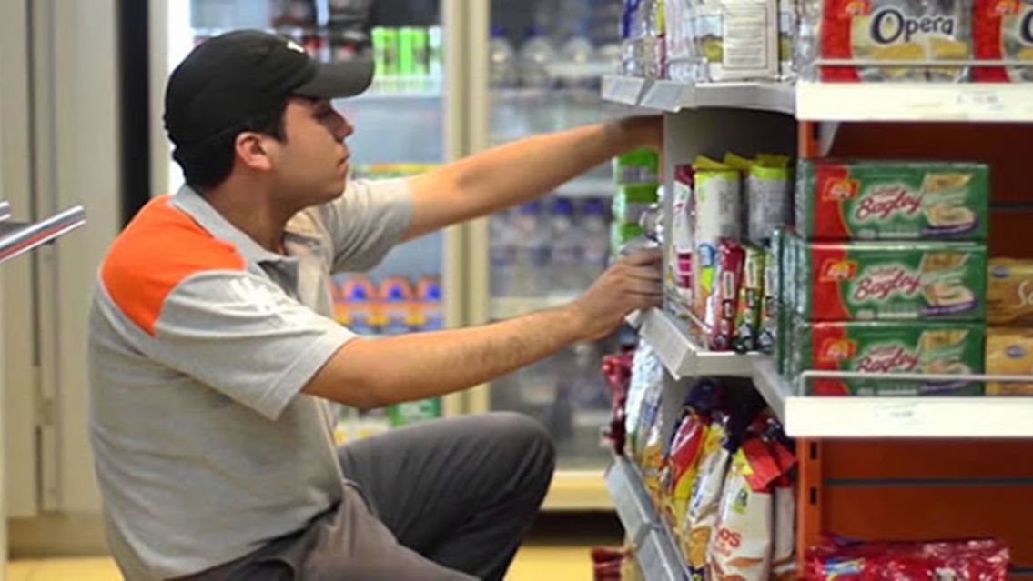 Le subirán el sueldo a los empleados de comercio: a cuánto se va