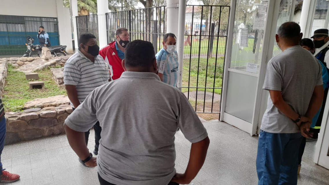 Transporte a las nubes: taxistas palpale�os piden aumentar la tarifa