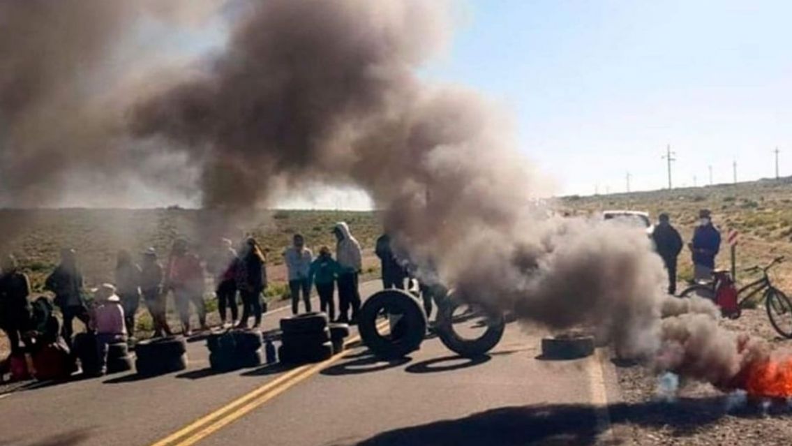 Exigen un bono de 60 mil pesos y amenazan con cortar rutas en todo el pa�s