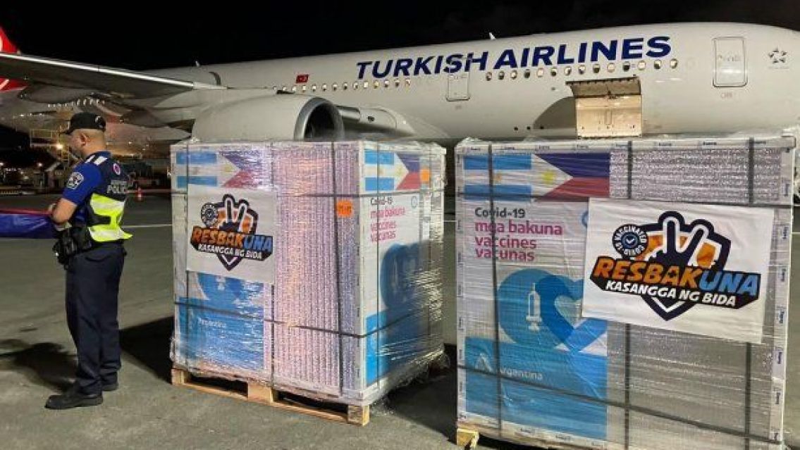 Argentina donó a Filipinas más de 500 mil vacunas