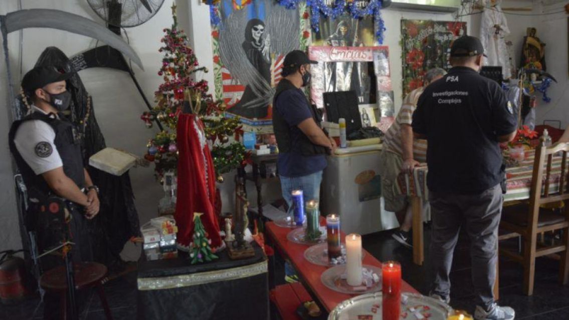 Prisi�n preventiva para los l�deres de un templo de San La Muerte 