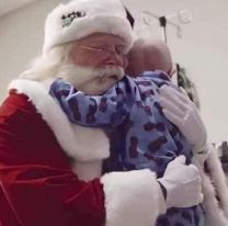 Niño con cáncer murió en los brazos de Papa Noel tras cumplir su sueño