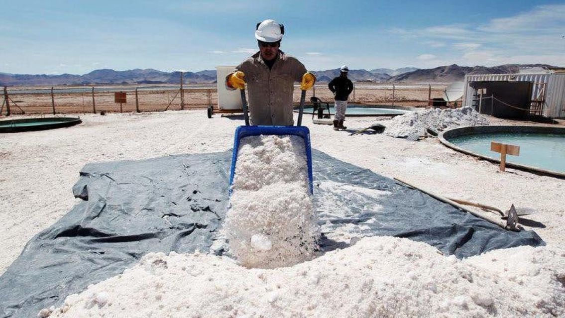 Minera llena de dólares busca empleados y no consigue en Salta: Los detalles