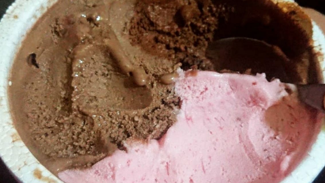 Compr� un kilo de helado y la "sorpresita" que le vino lo