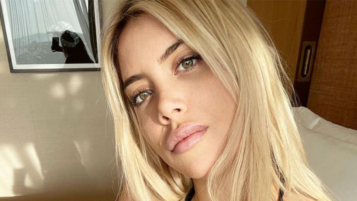El hombre que trae loca a Wanda Nara tiene novia �y es juje�a! Estall� de furia con los likes de la rubia