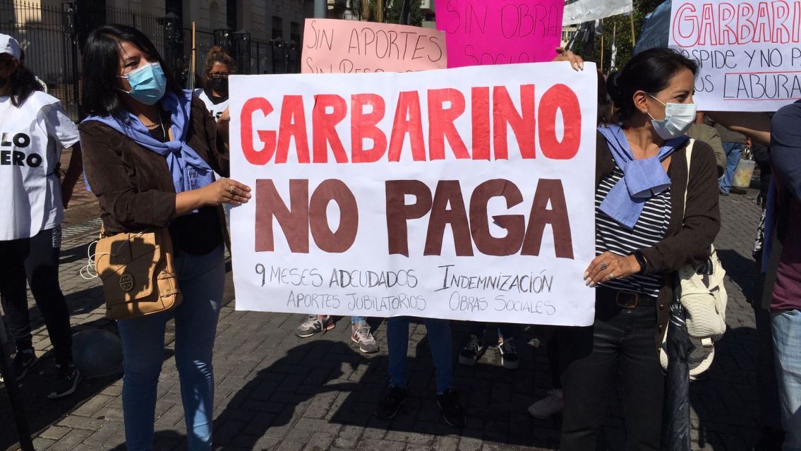 Jujeños despedidos por Garbarino se manifiestan tras 9 meses sin cobrar