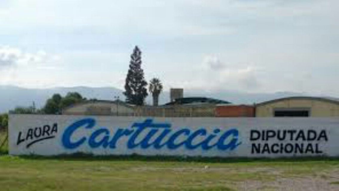 Funcionaria norte�a denunciada: cobra arriba de los $250 mil y solo...