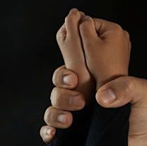 Norteño abusó de su hijastra, es una niña de 7 años. La abuela lo descubrió e hizo la denuncia