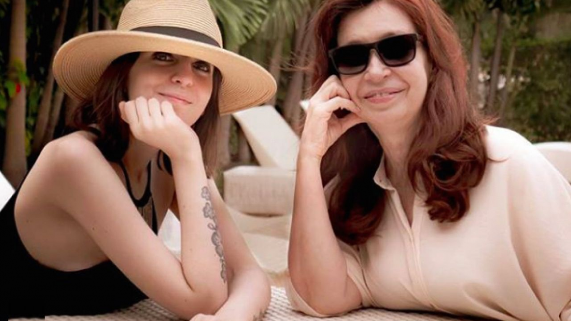 HAY FOTOS: Cristina viajó a Honduras y preocupa el estado de salud de Florencia Kirchner.