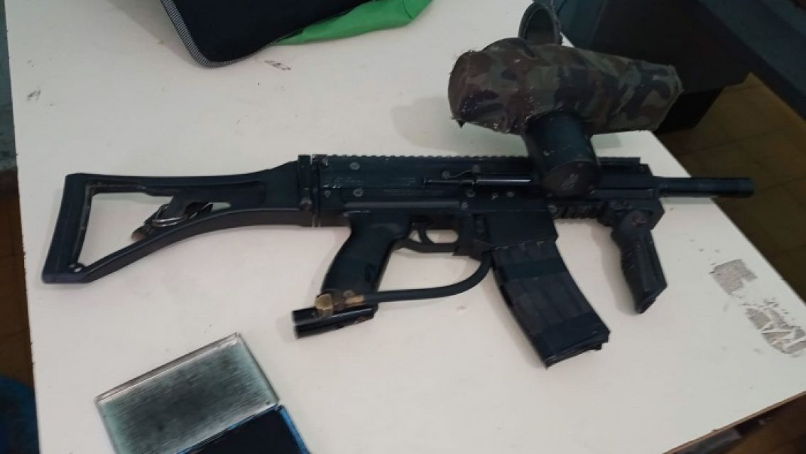 Entró armado a un hospital jujeño para llevarse a su hijo: era un aire comprimido