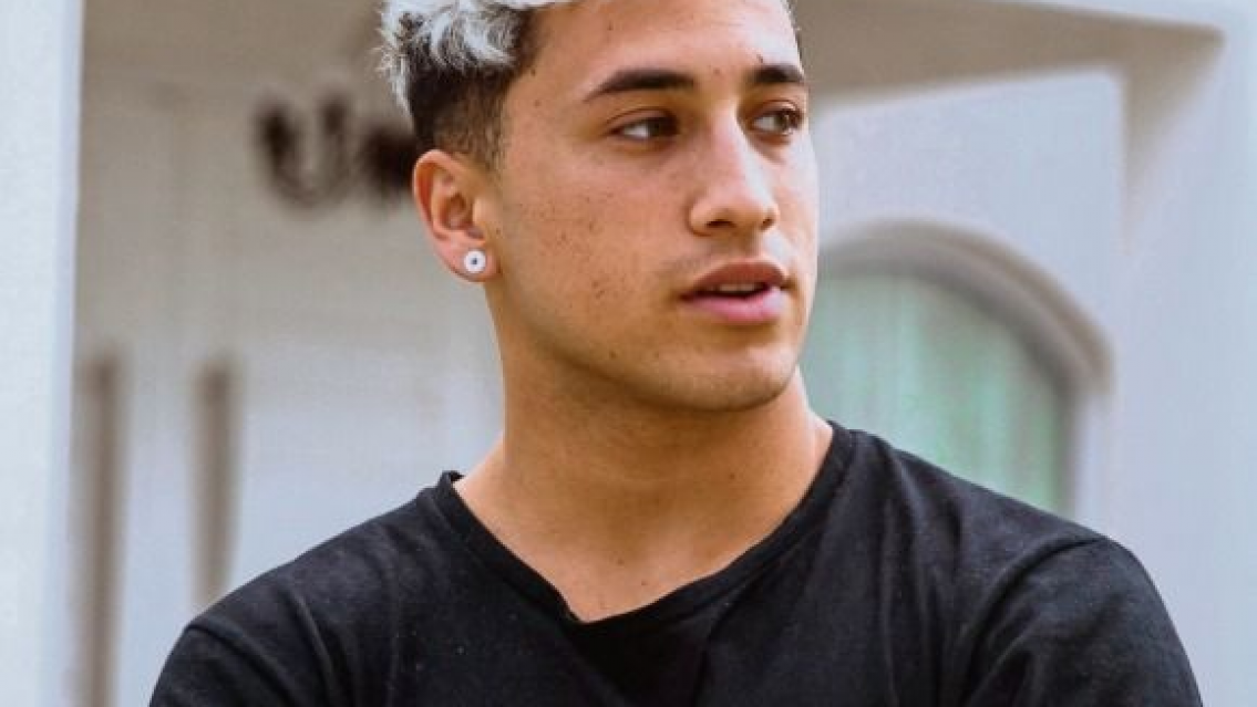 Se tir� de un tercer piso y lucha por su vida. La salud de Yao Cabrera