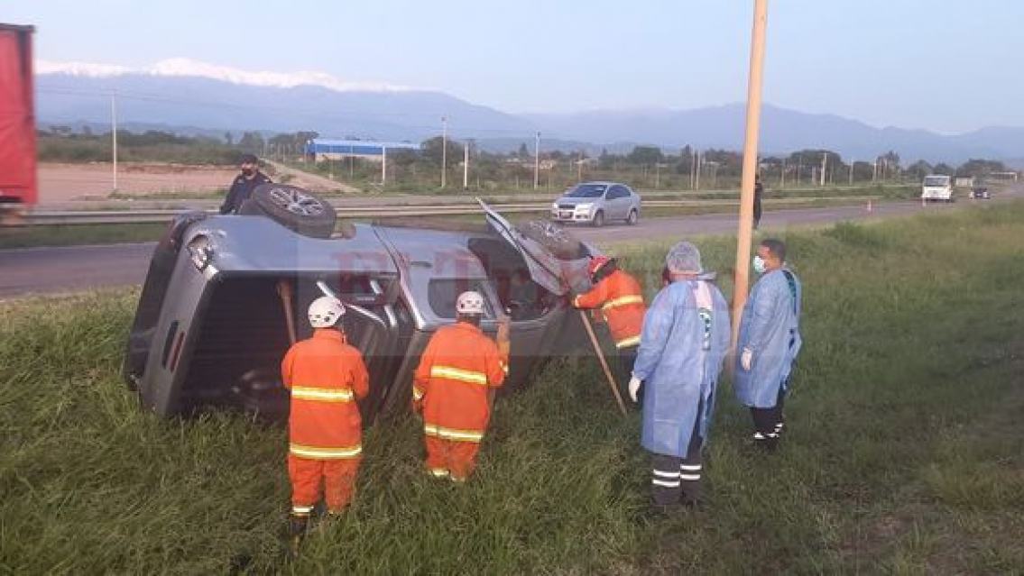 Se le cruzó un chancho y volcó con su camioneta. Pasó a pocos kilómetros de Palpalá