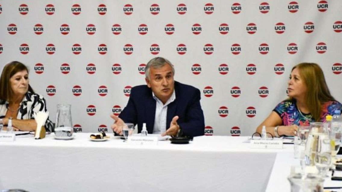 Morales reuni� a la UCR y definieron el llamado a la Convenci�n