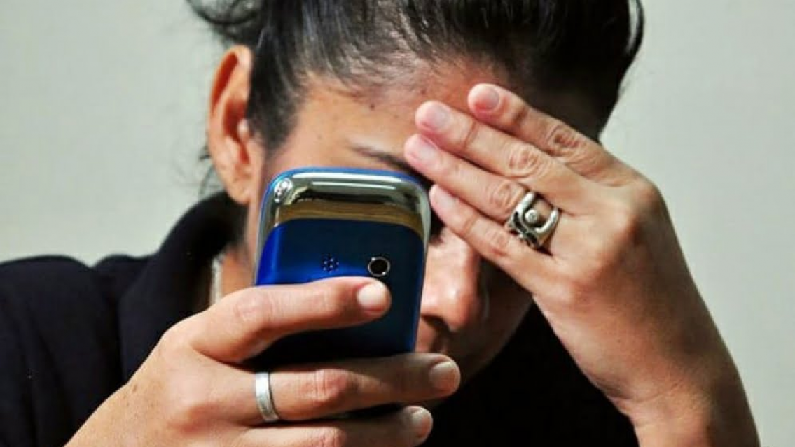 A periqueña le hicieron "el cuento del tío" y se lo creyó. Se quiere morir