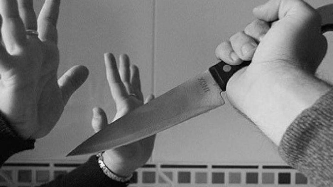 Horror en este asentamiento jujeño, jovencita atacó con un cuchillo a su propia madre