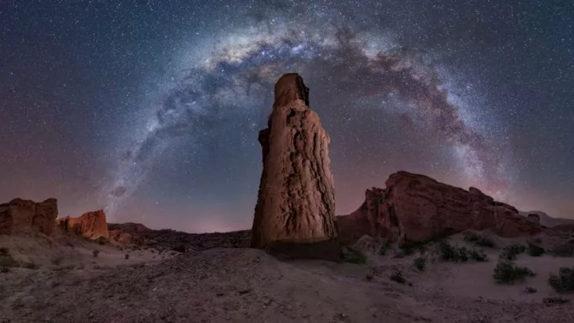 Un argentino es subcampeón del Mundial de Fotografía con una postal de la Vía Láctea en el norte