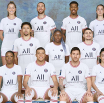 PSG present&oacute; nueva camiseta, pero &iquest;qu&eacute; pas&oacute; con los pies de MESSI?
