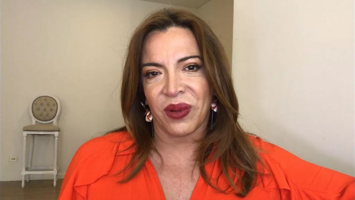 Escracharon a Lizy Tagliani por no pagar un servicio. "�Por qu� ser� que los que mas plata tienen..."