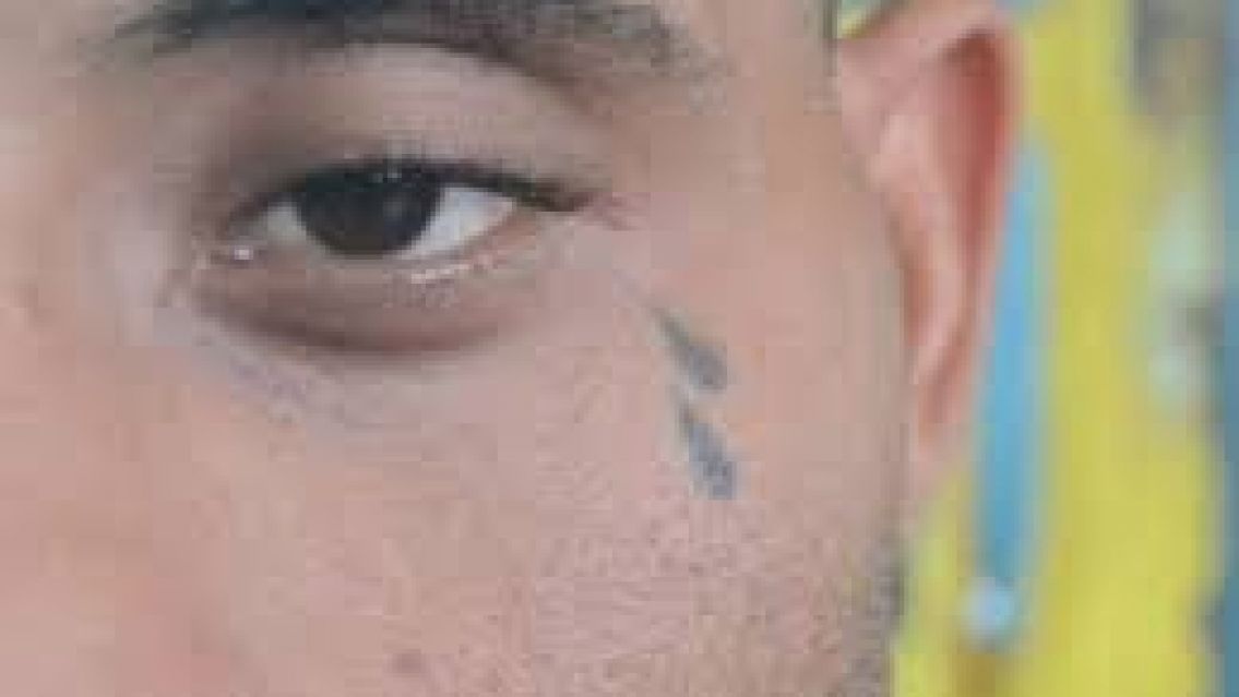 El macabro significado de la lágrima tatuada abajo del ojo