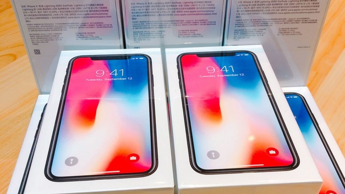 Cambi� ese viejo J7: rematar�n iPhones nuevos por muy pocos pesos