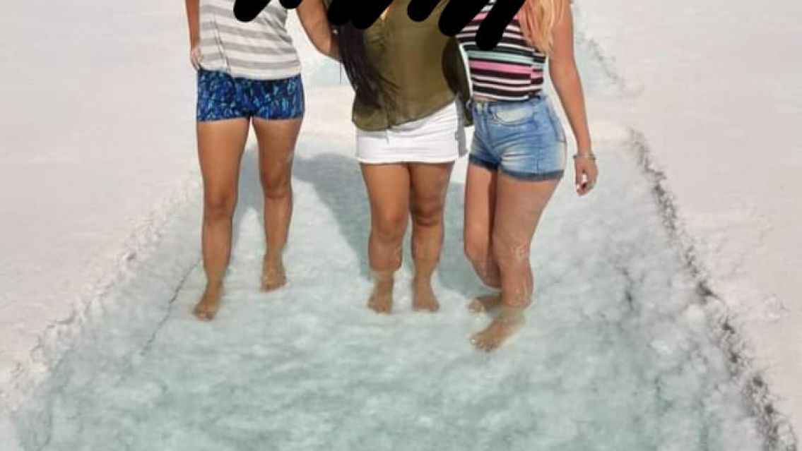 "No se metan ah�": Juje�a indignada por lo que hacen los turistas en las Salinas
