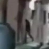 Pánico en la cárcel: un trabajador registró cuando un fantasma atraviesa la pared
