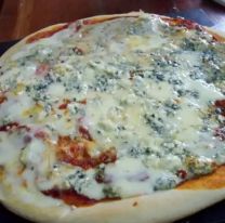 "Pongan mucho queso o yo duermo afuera": su pareja está embarazada y pidió pizza con roquefort