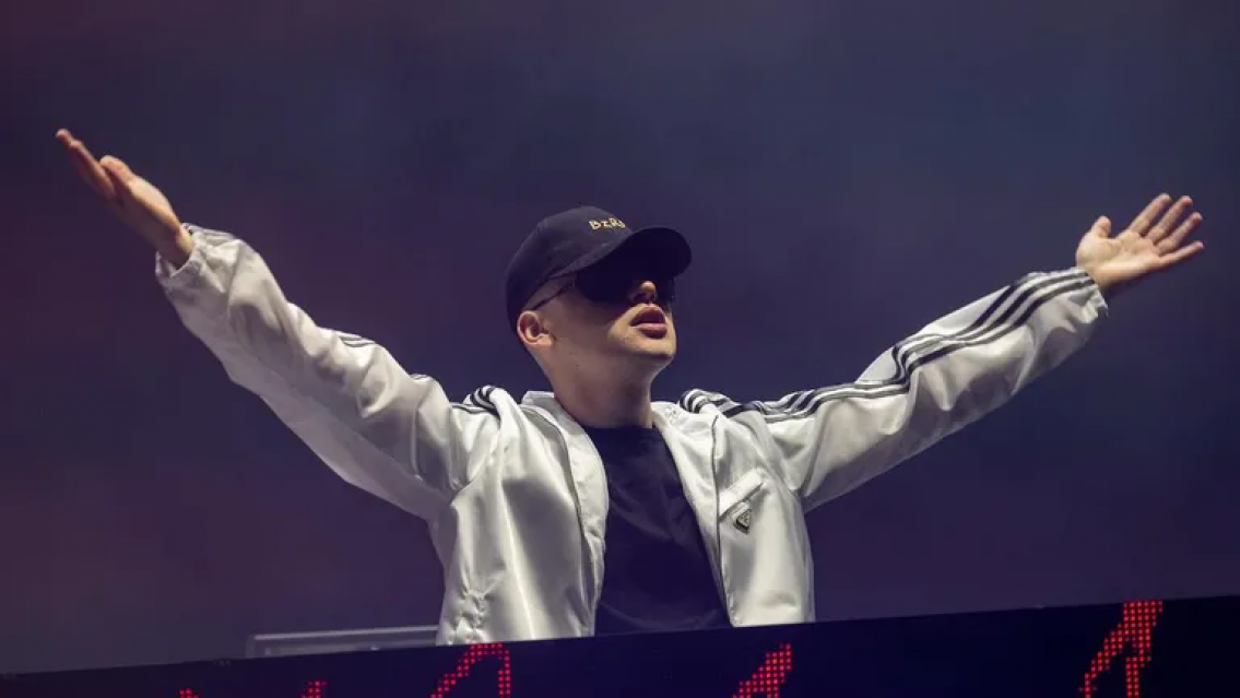 Famosa completamente borracha, criticó a Bizarrap en el Lollapalooza. Todos lo quieren menos ella