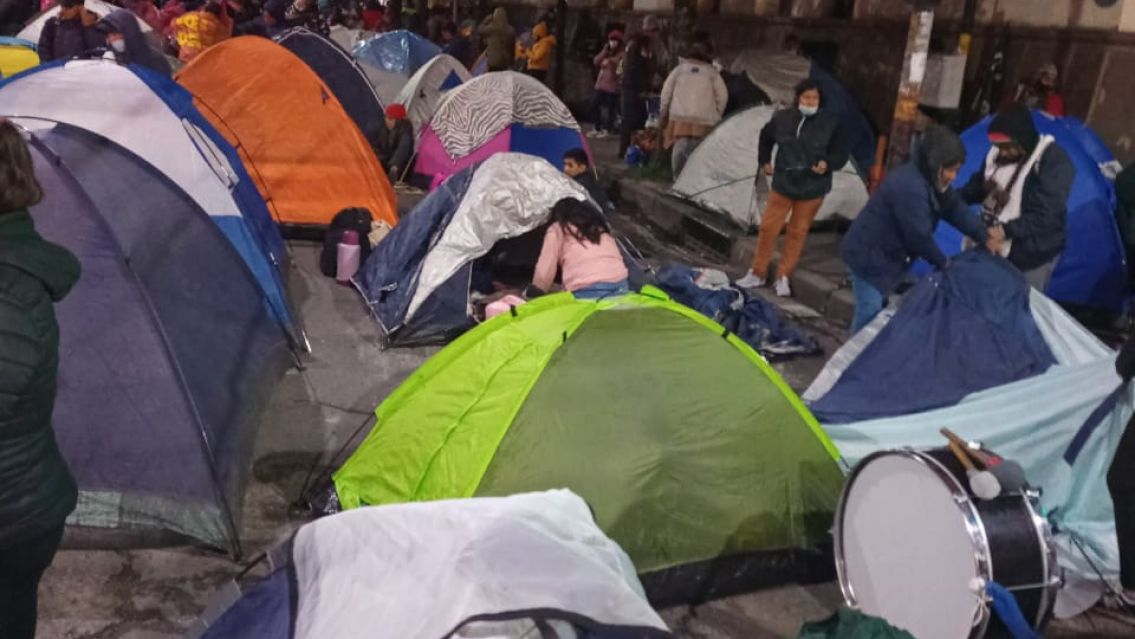 "Derrotamos el operativo represivo": El comunicado de los juje�os que tomaron el centro