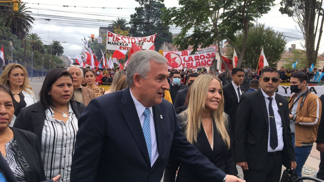 "Se siente, se siente, Morales presidente": así recibieron al gobernador de Jujuy