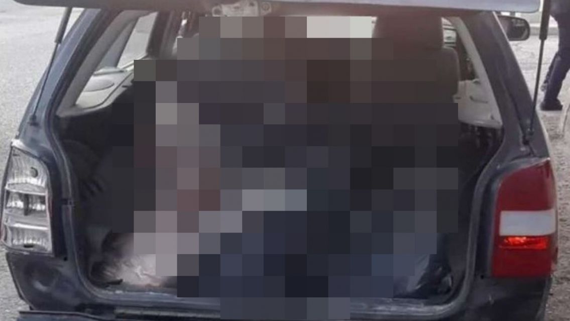 Macabro hallazgo en un auto estacionado: habían seis cabezas y otros restos humanos
