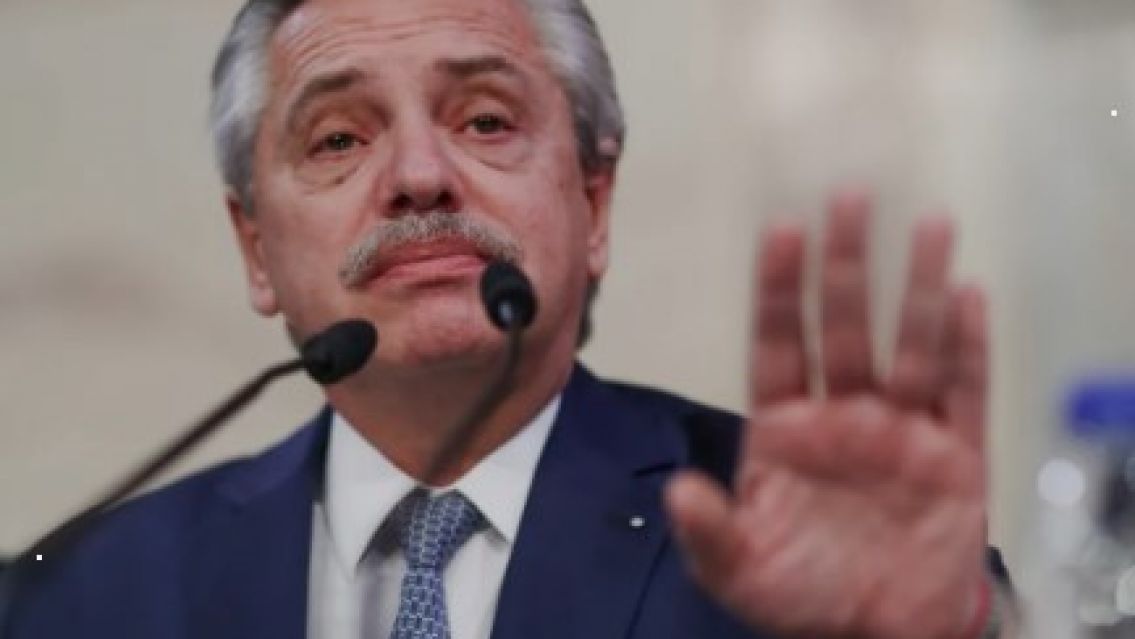 Apareci� una foto de Alberto Fern�ndez cuando era adolescente: "Muy fachero y parecido a Luciano Castro" 