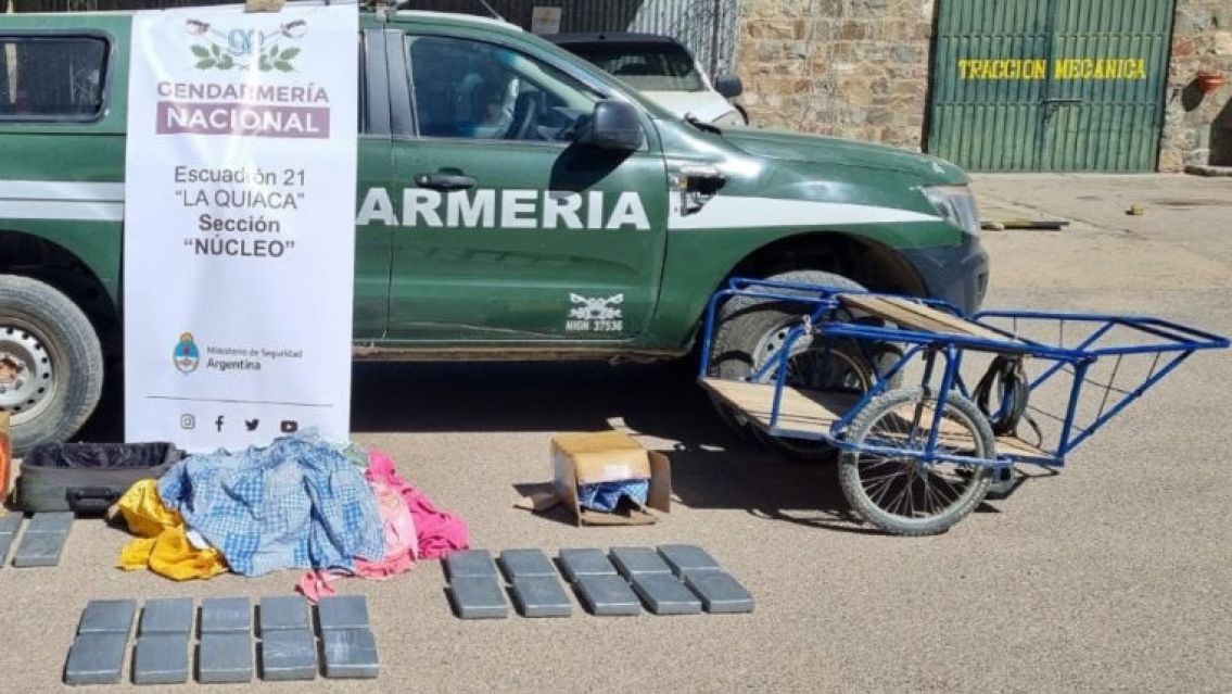 Llevaban 32 kilos de cocaína en un carrito por Jujuy y terminaron presos