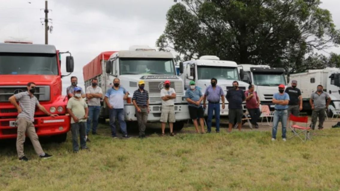 Anuncian paro de transporte de carga por falta de gasoil