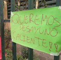 Protesta en la Normal de Jujuy: piden merienda caliente, limpieza y obras en el edificio