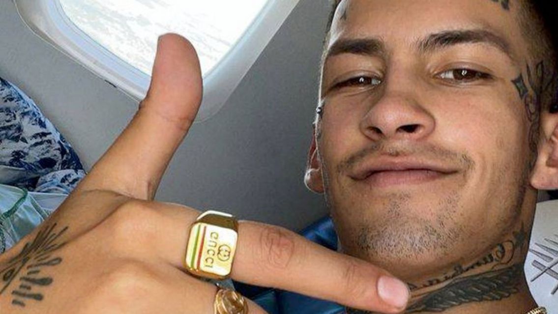 "La moda 420": L-Gante pintó otro lujoso auto con aerosol