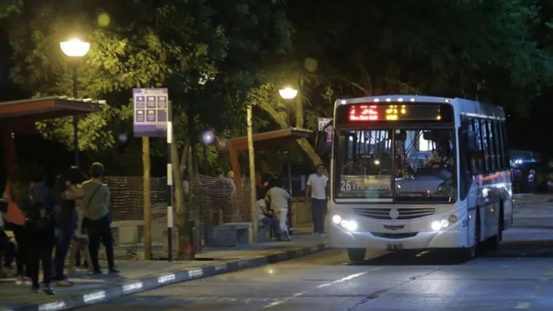 Grave: empresarios del transporte amenazan con suspender trabajadores