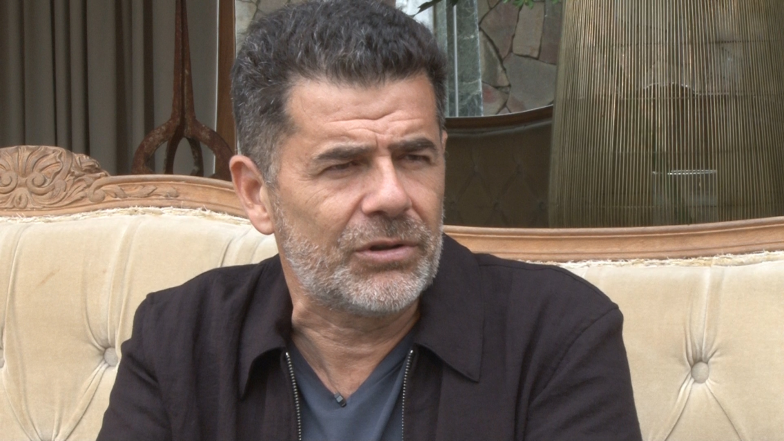 Tiene fama de mala onda: Julián Weich se peleó con...