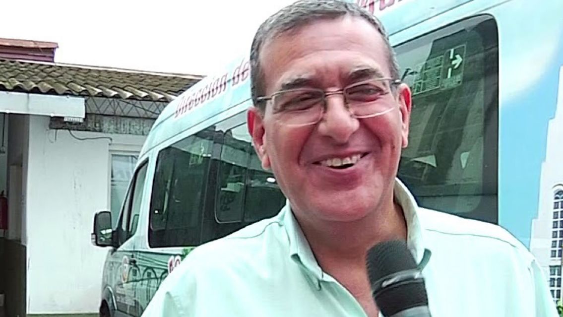 Papelón de Jayat en su cruzada por el impuestazo del 400%: lo acusan de plagio