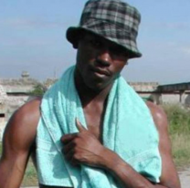 El "Maestro Longaniza" norte&ntilde;o dej&oacute; este cartel en pleno centro: solo para ellas