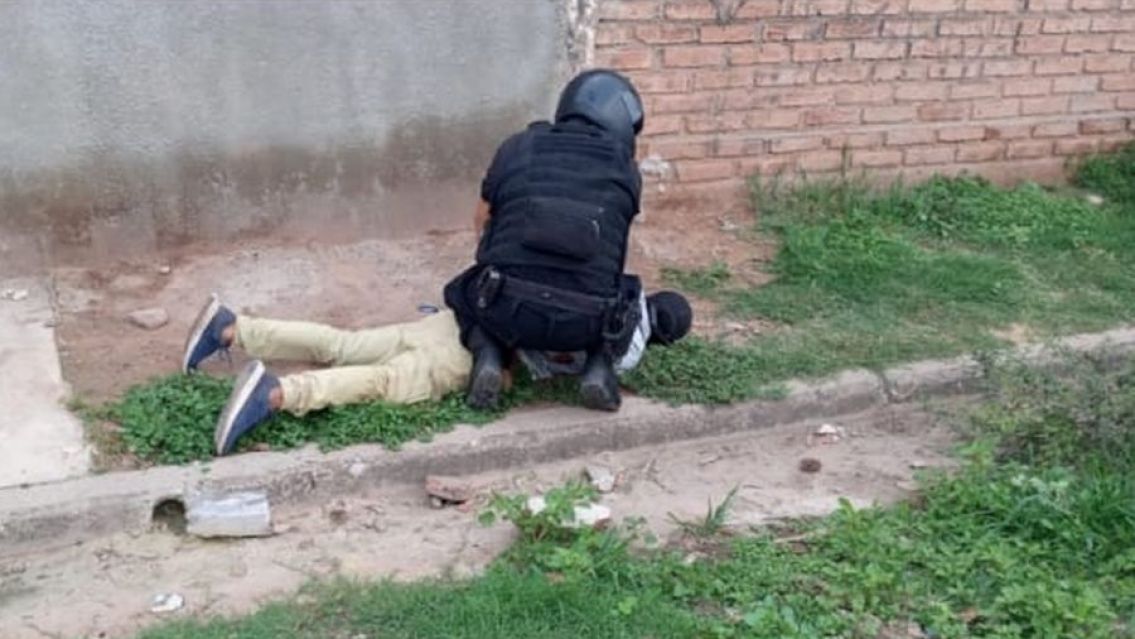 Juje�os agarraron un chorro y le dieron tremenda paliza "para que aprenda"