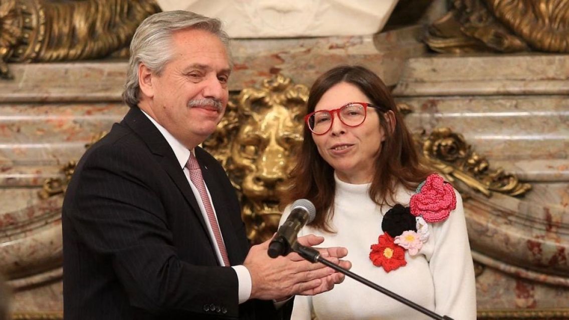 Se acabó la fiesta: prohibieron el ingreso de empleados al Estado